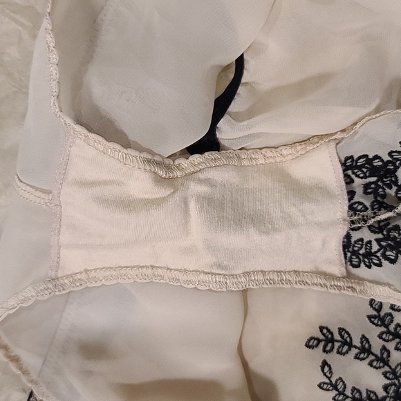 La Senza Embroidered Bra 32D & Flowy Shorts UK10 S - Picture 9 of 16